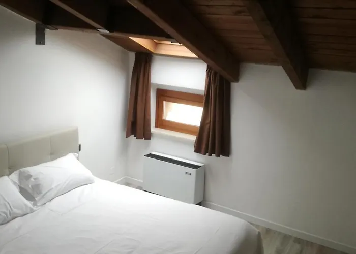 Relais + Private Parking * Verona