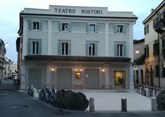 Apartament Relais + Private Parking Werona