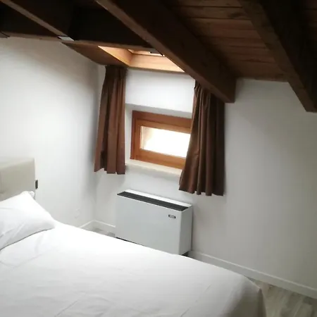 Relais + Private Parking * Verona